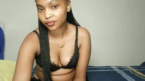 Snapshot of hot_sexy_babe chatting on May 2026 01:11:02 AM Bellah online show from May 2026 01:11:02 AM