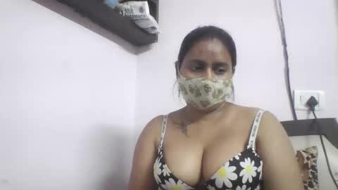 Snapshot of hot_tanvi chatting on April 2026 05:40:02 AM Tanvi online show from April 2026 05:40:02 AM