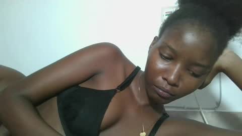 Snapshot of hotbabbee chatting on June 2026 07:18:01 PM love online show from June 2026 07:18:01 PM
