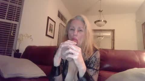 hotblondemilf1962 online show from January 2025 10:45:01 AM