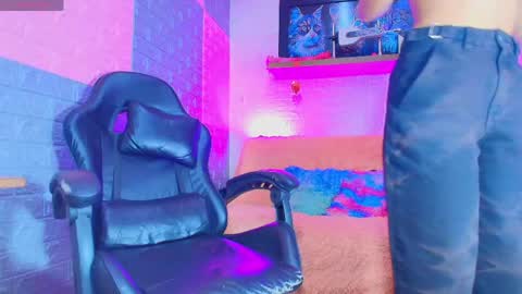 Snapshot of hotcakes_uwu chatting on May 2026 03:24:02 AM Hotcakes online show from May 2026 03:24:02 AM