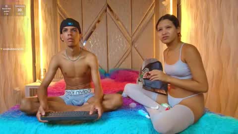 hotcouple_222 online show from October 2025 07:30:01 AM