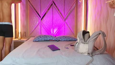 hotcouple_222 online show from April 2026 07:27:01 AM