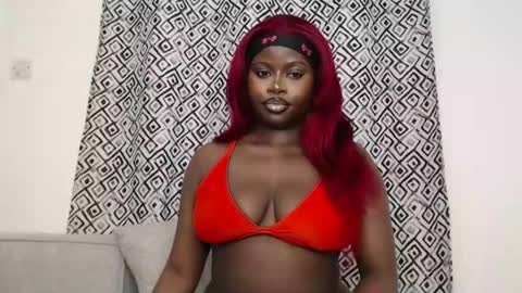 Hotcurvykeisha online show from October 2025 05:41:02 AM