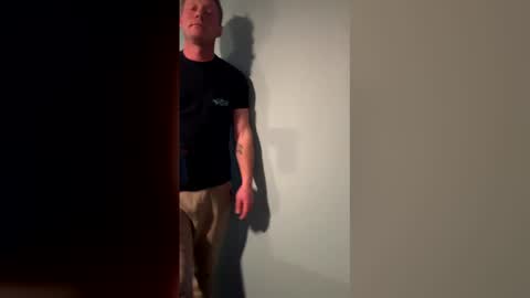 Snapshot of hotdadforyou chatting on February 2026 12:31:02 AM hotdadforyou online show from February 2026 12:31:02 AM