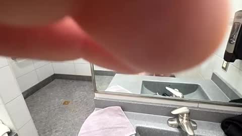 hotdogstuffer online show from November 2025 03:12:01 AM