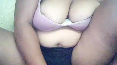 Snapshot of hotflowerclit chatting on June 2026 04:15:02 AM hotflowerclit online show from June 2026 04:15:02 AM