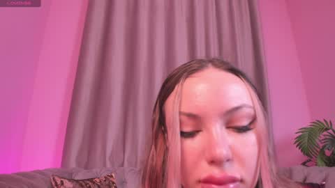 Snapshot of hotfrances chatting on January 2025 12:44:02 PM F R A N C E S online show from January 2025 12:44:02 PM