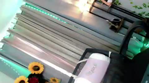 Snapshot of hotgirl_krisxx chatting on October 2025 06:04:01 AM hotgirl_krisxx online show from October 2025 06:04:01 AM