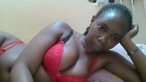 Queen online show from December 2025 08:50:02 PM