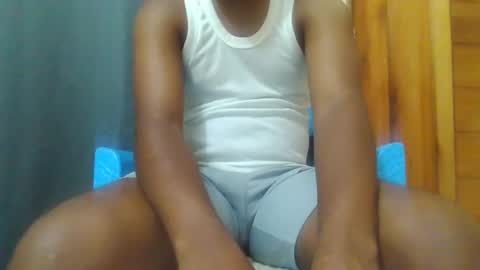 hotguyy001 online show from October 2025 02:45:01 AM