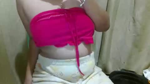hotiemorenagurl18 online show from September 2025 12:37:01 PM