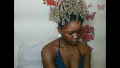 LOYCE online show from September 2025 01:17:01 AM