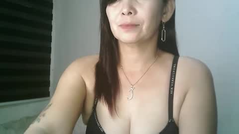 Snapshot of hotmamajen4u chatting on May 2026 11:33:02 PM hotmamajen4u online show from May 2026 11:33:02 PM