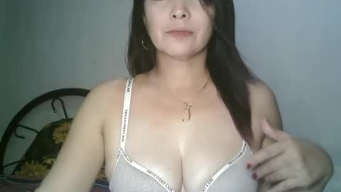 Snapshot of hotmamajen4u chatting on May 2026 01:23:02 AM hotmamajen4u online show from May 2026 01:23:02 AM