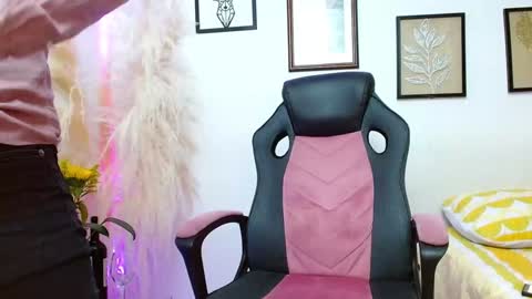 Snapshot of hotmathewv chatting on February 2025 09:52:01 PM mathew online show from February 2025 09:52:01 PM