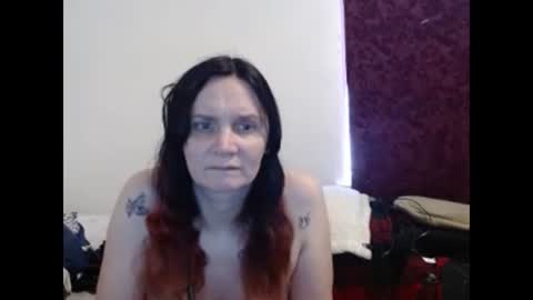 hotmodel1984 online show from December 2024 06:43:01 PM