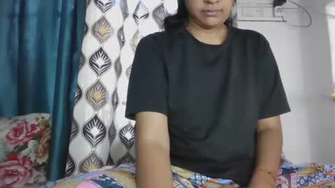 lola online show from October 2025 04:24:01 AM