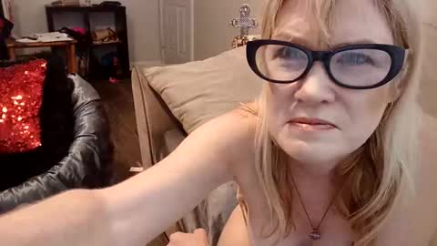 hotpepperose online show from April 2026 12:17:01 AM