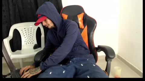 Snapshot of hotsteel420 chatting on January 2025 11:43:01 PM hotsteel420 online show from January 2025 11:43:01 PM