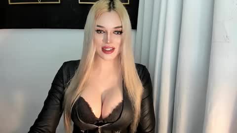 STELLA online show from October 2025 05:15:02 AM