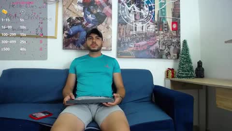 Snapshot of hott_asses chatting on December 2024 10:13:01 PM hott_asses online show from December 2024 10:13:01 PM