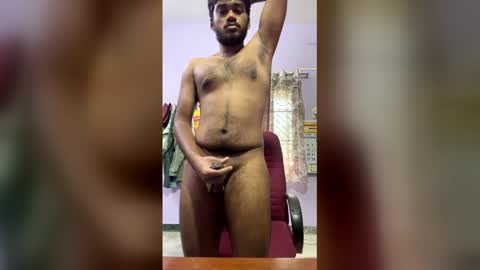 hottamilguy01 online show from April 2026 10:33:01 AM