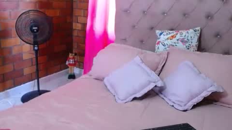 victorya karolyna online show from November 2025 07:36:02 PM