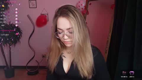 Snapshot of hottease_pvt chatting on February 2025 02:17:02 AM hello Im Eva online show from February 2025 02:17:02 AM