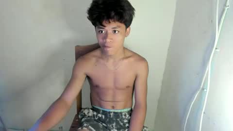 Snapshot of hottie_migs chatting on April 2026 04:28:01 AM hottie_migs online show from April 2026 04:28:01 AM