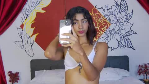 Snapshot of hottie_veronica chatting on April 2026 08:28:01 PM Veronica independent model online show from April 2026 08:28:01 PM