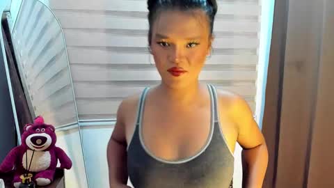 Maxine online show from December 2025 01:38:01 PM