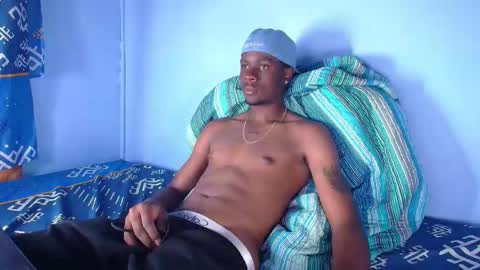 independent Model online show from October 2025 10:10:01 PM