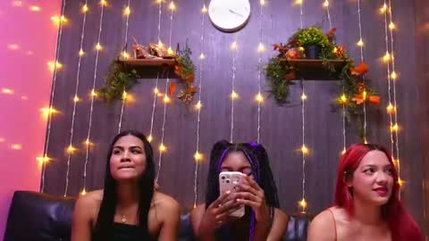 Snapshot of hotties_kittens18 chatting on February 2025 05:41:01 AM hotties_kittens18 online show from February 2025 05:41:01 AM