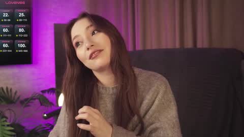 hottpeachh online show from December 2025 04:35:01 PM