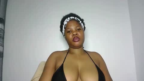 hotty_lora889 online show from January 2026 07:56:02 PM