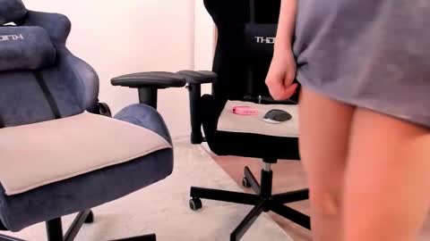 Nessie and Jessie online show from February 2026 12:04:02 PM