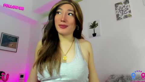 Snapshot of hottycrishinaxx chatting on February 2025 02:59:01 AM crishinahotty online show from February 2025 02:59:01 AM