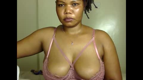 hotysquiter433224 online show from November 2025 10:53:02 PM