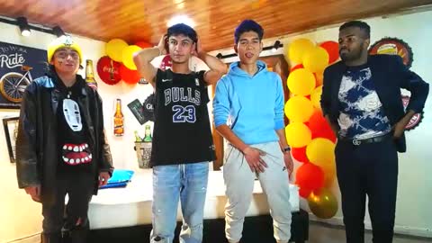 Snapshot of howents chatting on February 2025 02:36:02 AM HOWENTS online show from February 2025 02:36:02 AM