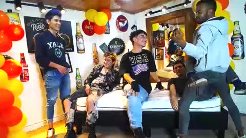 Snapshot of howents chatting on February 2025 02:39:01 AM HOWENTS online show from February 2025 02:39:01 AM