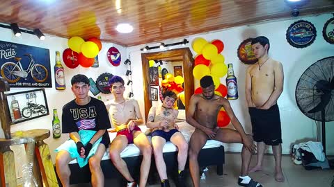 Snapshot of howents chatting on February 2025 05:53:02 AM HOWENTS online show from February 2025 05:53:02 AM