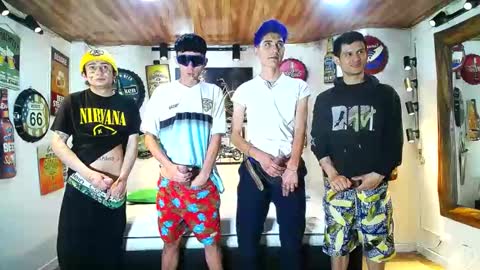 Snapshot of howents chatting on March 2025 03:17:01 AM HOWENTS online show from March 2025 03:17:01 AM