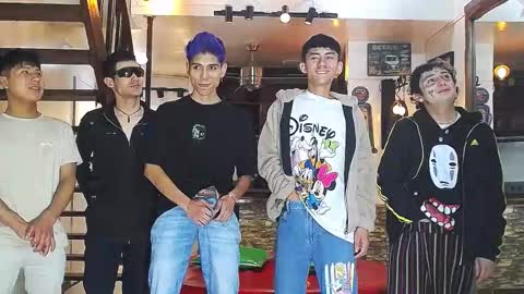 Snapshot of howents chatting on March 2025 04:10:01 AM HOWENTS online show from March 2025 04:10:01 AM