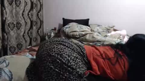 hugeassdevil online show from November 2025 05:16:01 PM