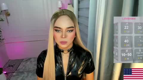 Snapshot of hugecock_bella chatting on June 2026 08:01:01 AM Bella Crawford online show from June 2026 08:01:01 AM