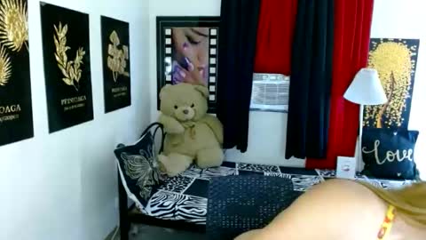 Snapshot of hugecockgoddessx chatting on June 2026 05:07:01 AM hugecockgoddessx online show from June 2026 05:07:01 AM