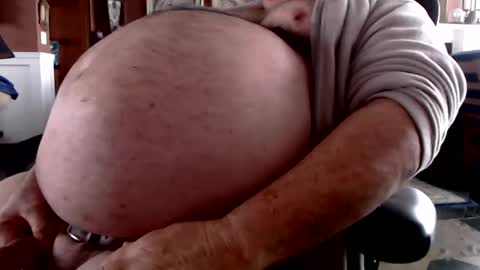 Snapshot of hugehairybeergut chatting on January 2025 09:15:02 PM Huge Hairy Beergut online show from January 2025 09:15:02 PM