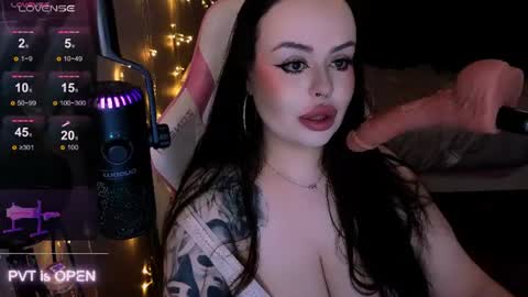 Snapshot of huggy_og chatting on July 2026 10:56:02 PM Maddison online show from July 2026 10:56:02 PM