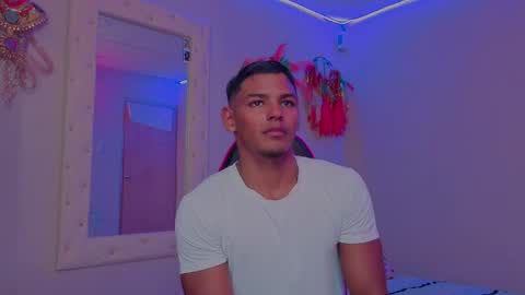 Snapshot of hugo_cano chatting on April 2026 08:26:01 PM Hugo Cano online show from April 2026 08:26:01 PM